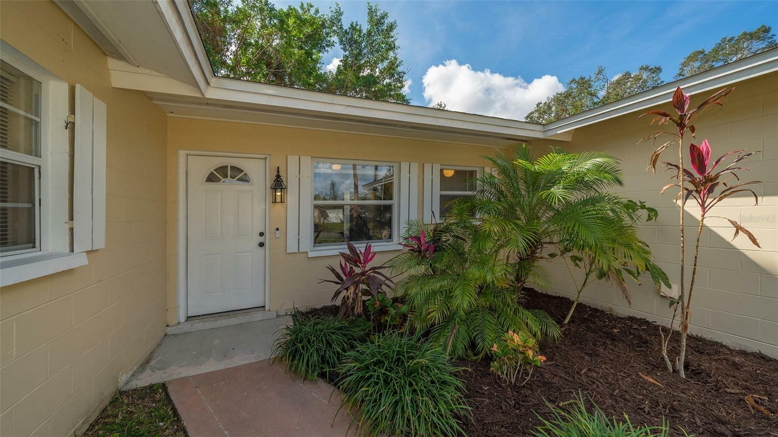 Property Photo:  5416 Laurelwood Place  FL 34232 