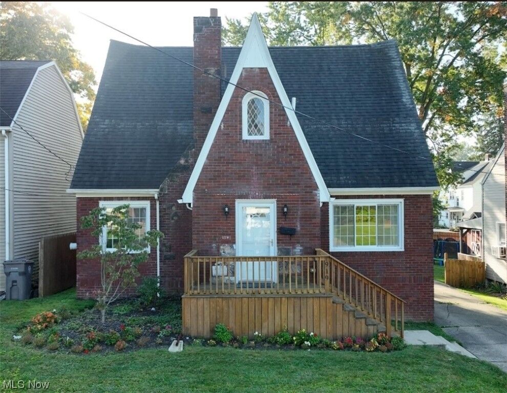Property Photo:  919 Lanterman Avenue  OH 44511 