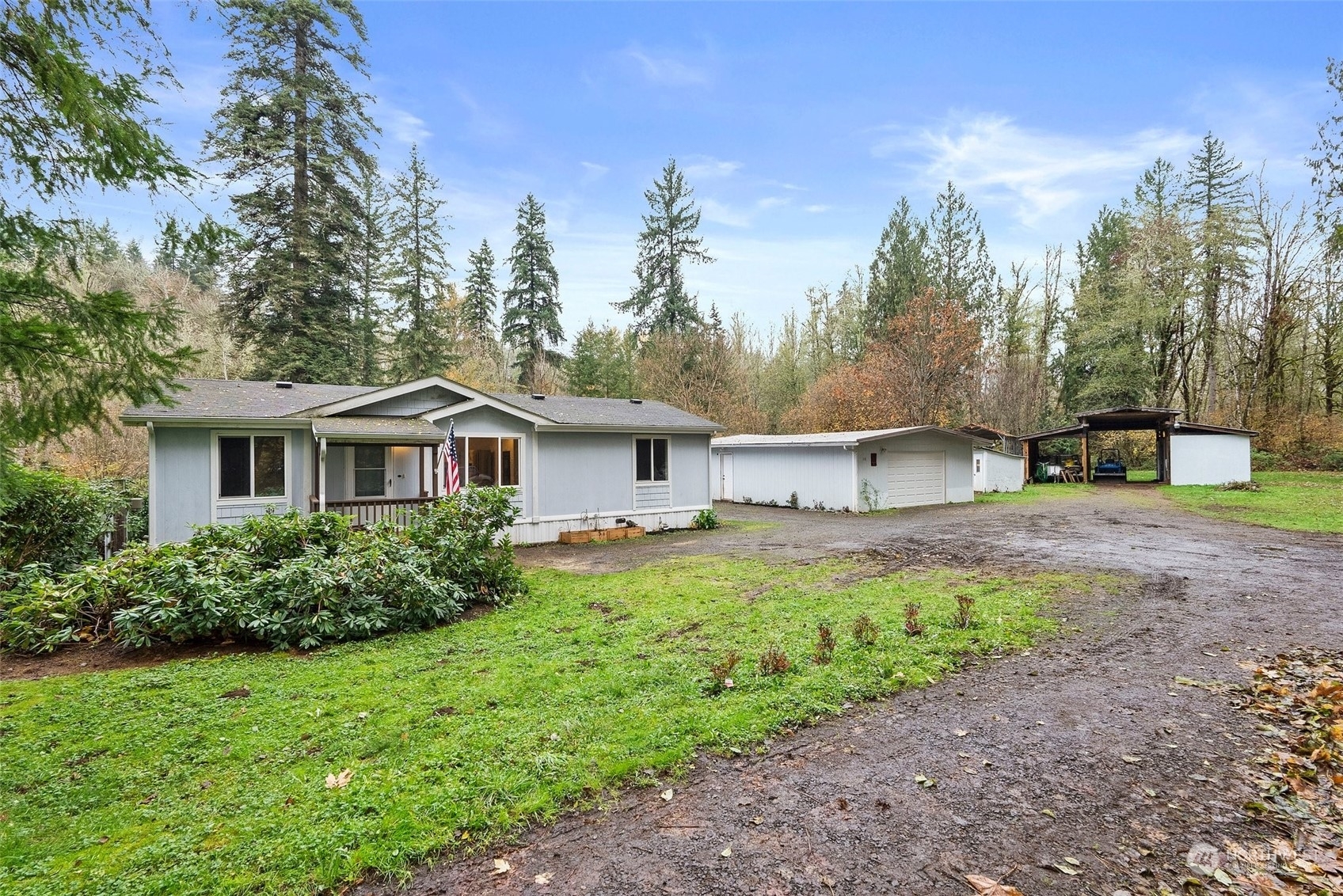 Property Photo:  118 Laurel Way  WA 98582 