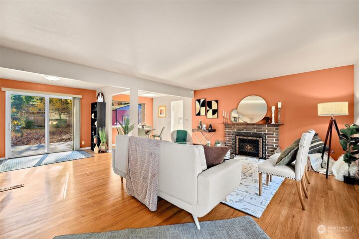 Property Photo:  523 N 166th Street  WA 98133 