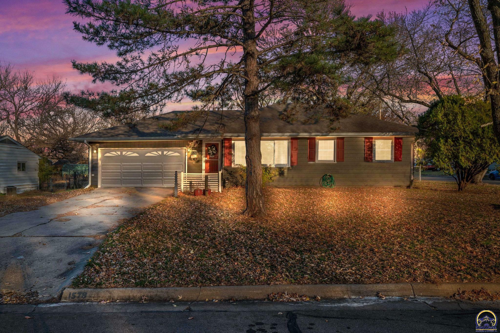 Property Photo: 1578 SW Glendale Dr KS 66604