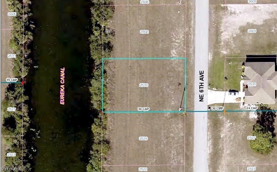 Property Photo: 2530 NE 6th Avenue FL 33909