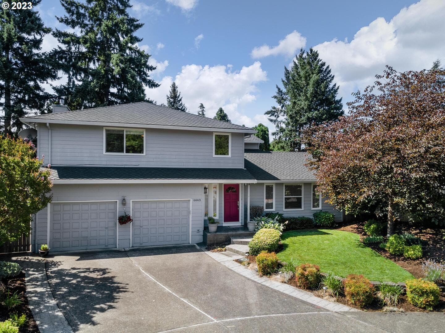 Property Photo:  6663 SW 88th Pl  OR 97223 