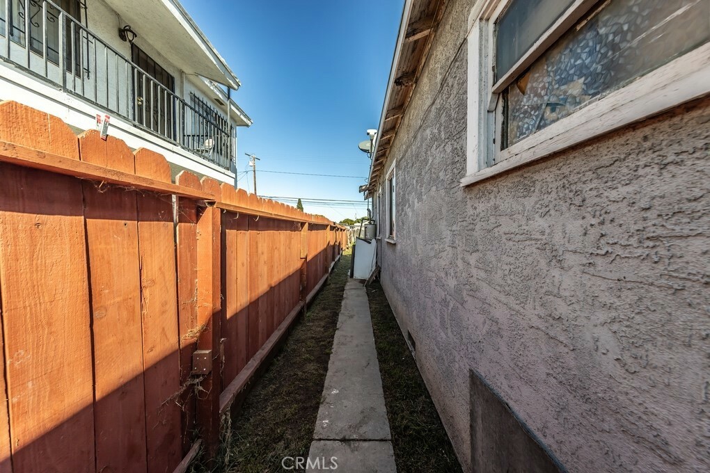 Property Photo:  1131 E 21st Street  CA 90806 