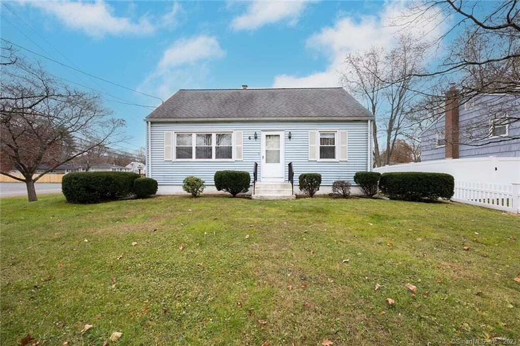 Property Photo: 6 Willis Avenue CT 06450