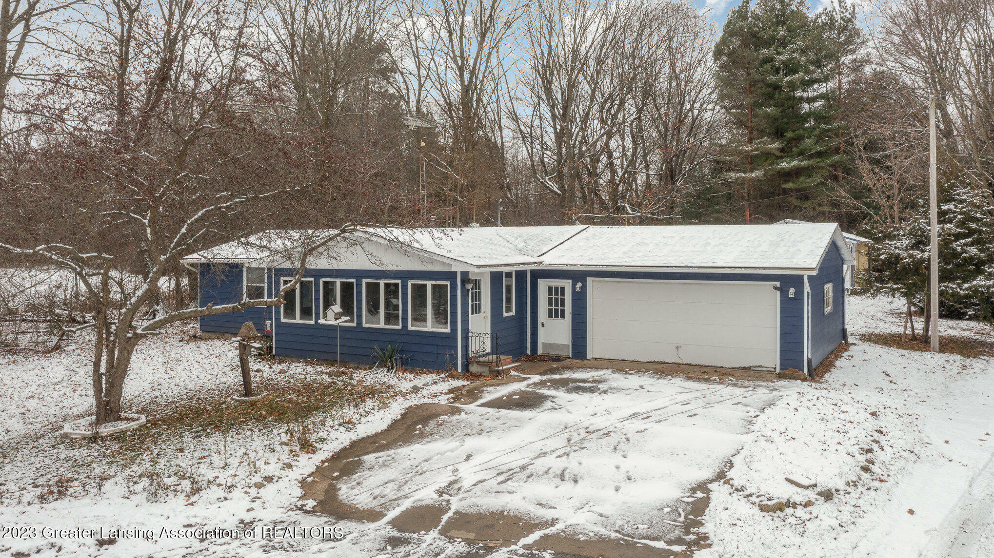 Property Photo: 1138 Chesaning Street MI 48655