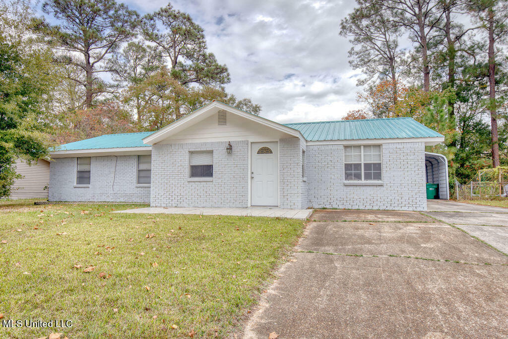 Property Photo:  6616 Columbus Circle  MS 39564 