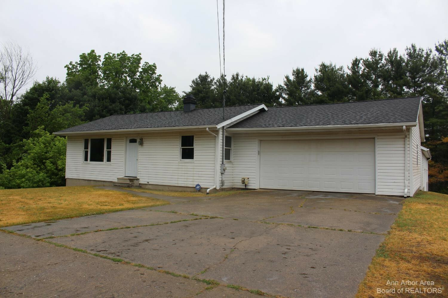 Property Photo:  616 Hinckley Boulevard  MI 49203 