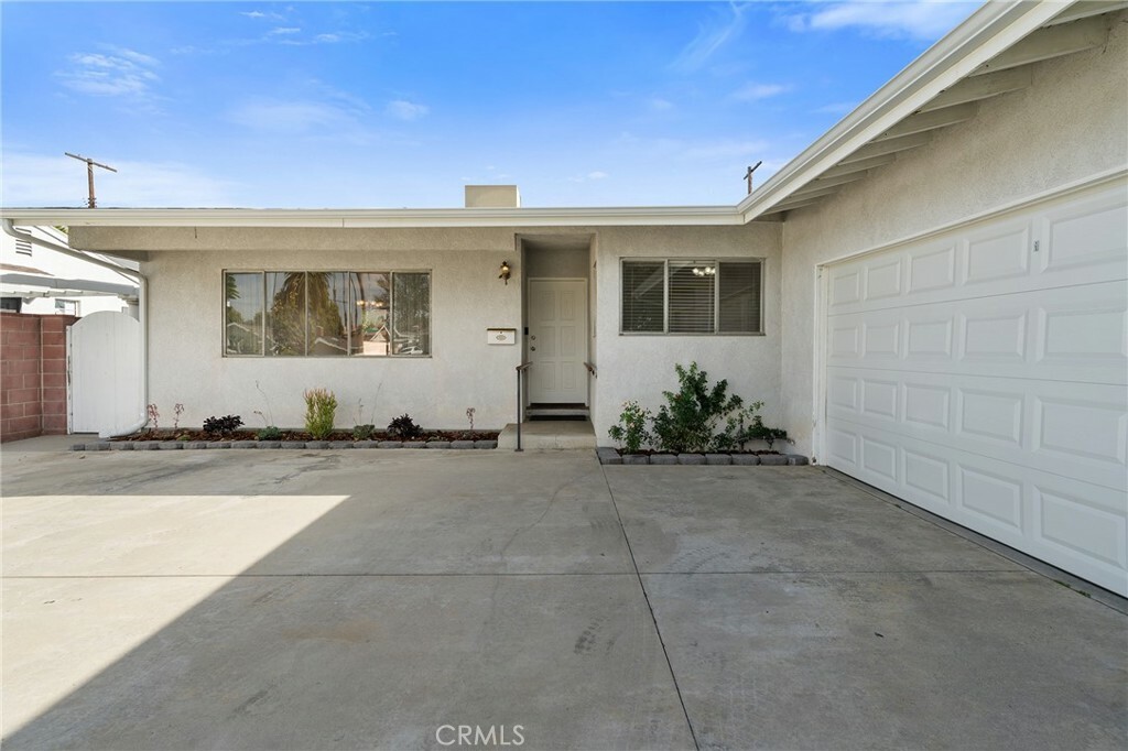 Property Photo: 7244 Jumilla Avenue CA 91306