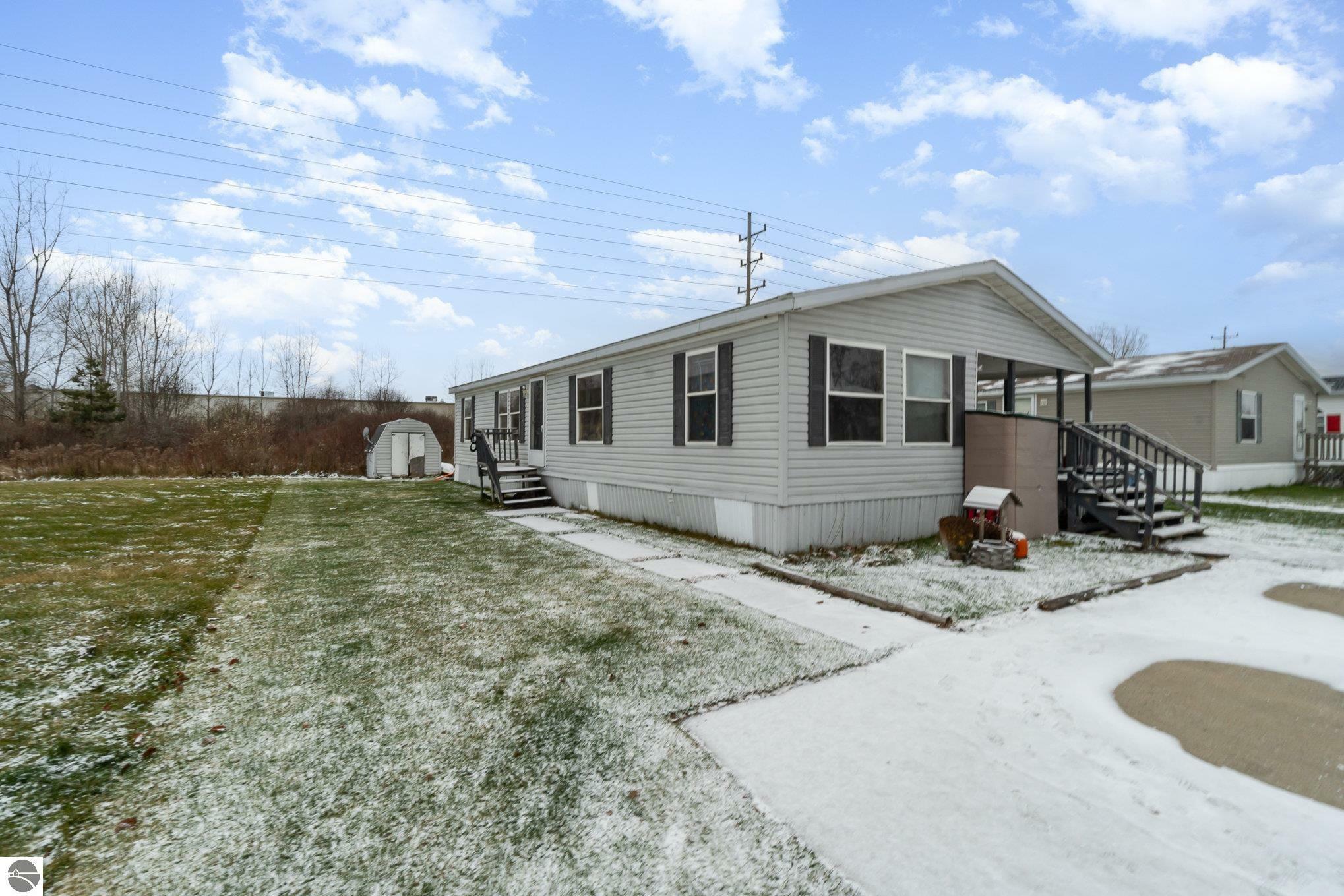 2770 S Ivy Lane  Mt Pleasant MI 48858 photo