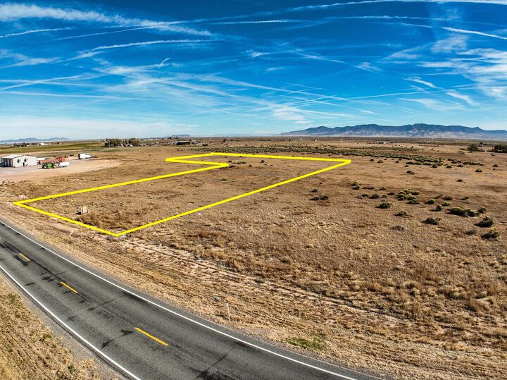 Property Photo: 613 S Ut-18 UT 84714