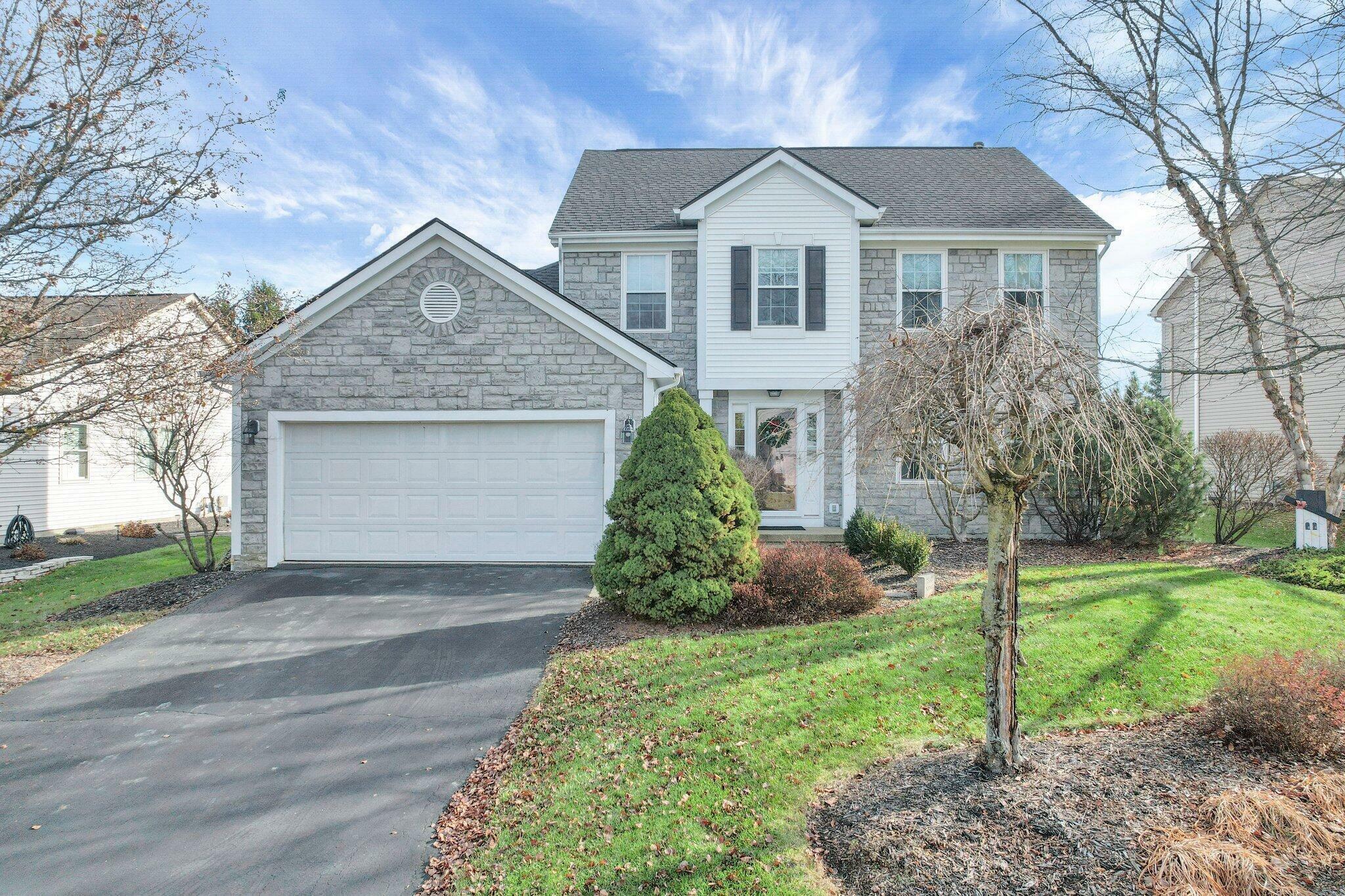 Property Photo: 7557 Crossing Place OH 43035