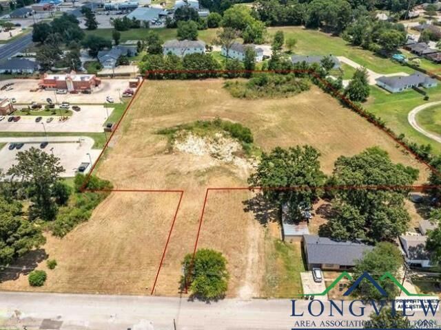 400 N Parker St  Carthage TX 75633 photo