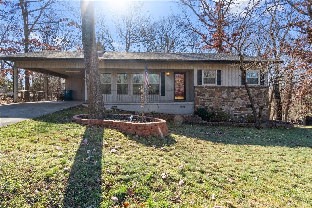 Property Photo:  25 Farnham Drive  AR 72714 