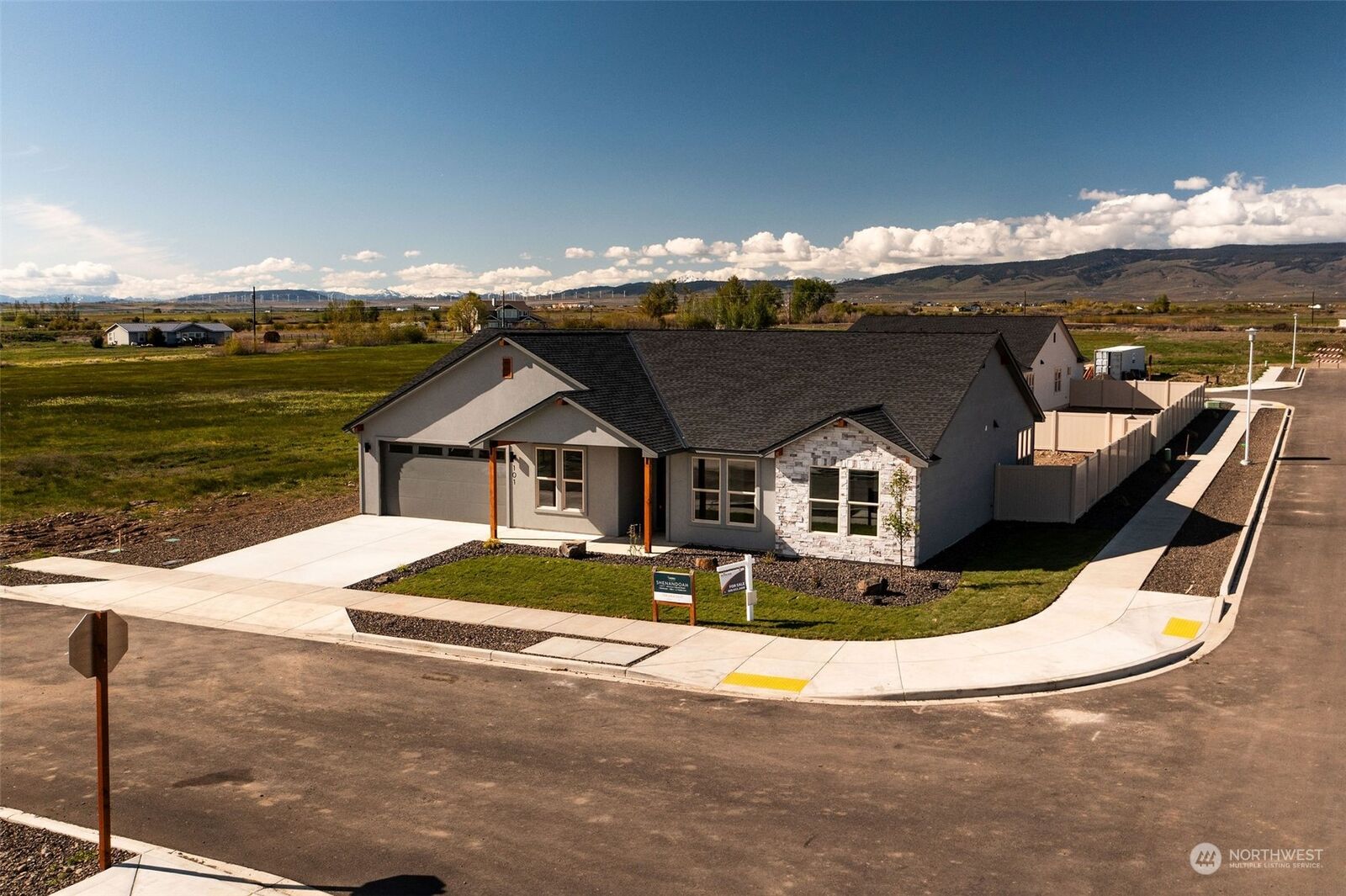 House for sale in Ellensburg 101 W Chinook Road, Ellensburg, WA 98926