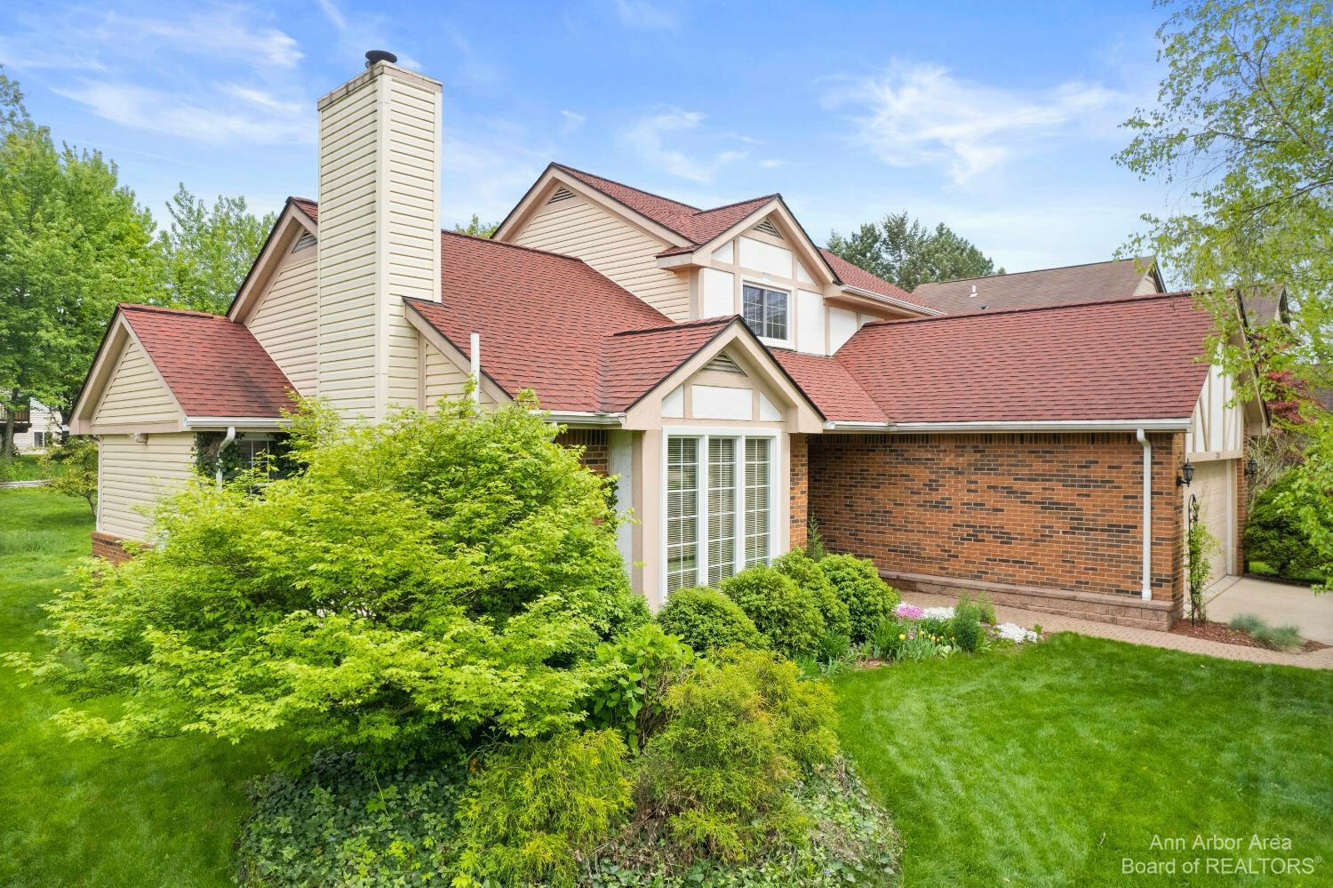 Property Photo:  3745 Fieldcrest Lane  MI 48197 