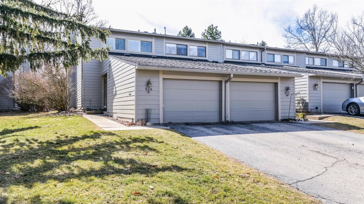 Property Photo: 624 Watersedge Drive MI 48105