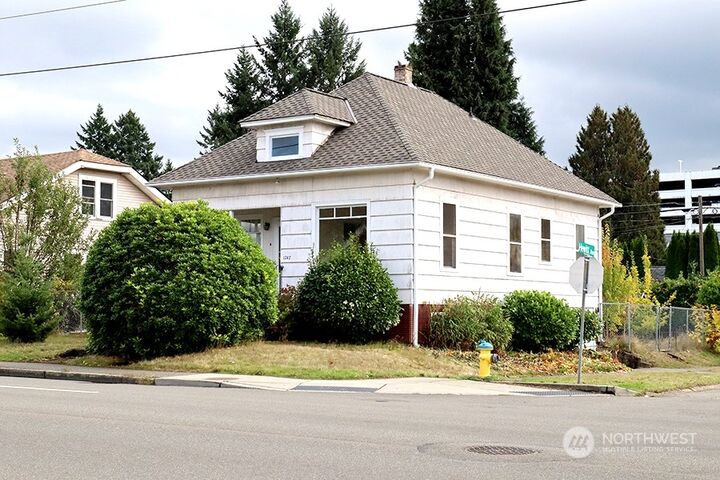 3 bed Bremerton home for sale 1747 Burwell Street, Bremerton, WA 98337