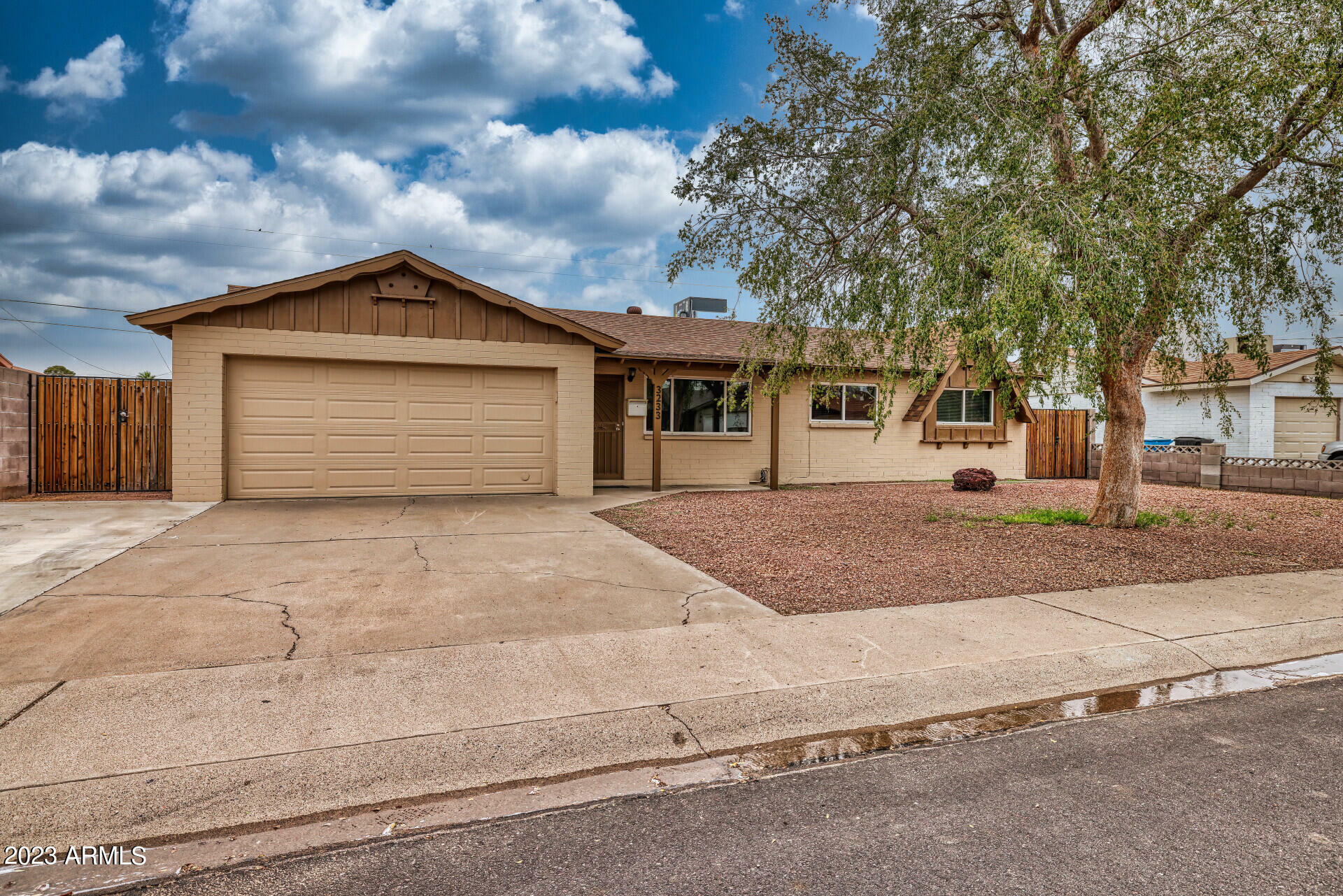 Property Photo:  3233 W Sharon Avenue  AZ 85029 