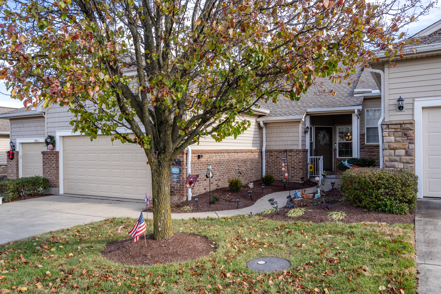 Property Photo:  916 Glen Eagle Ct  OH 45238 