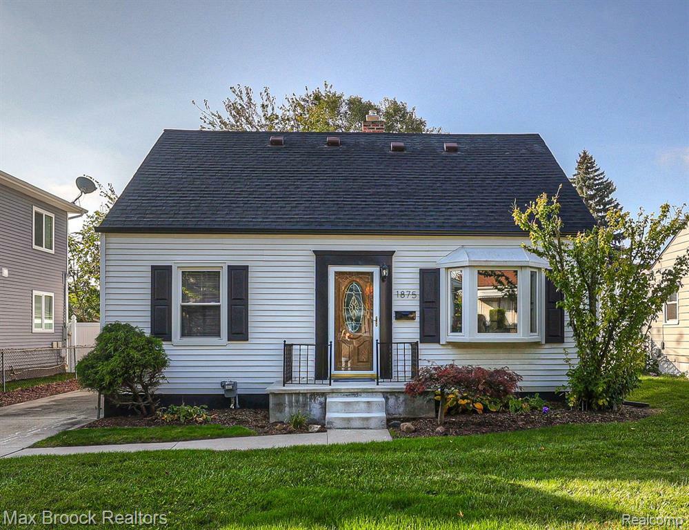 Property Photo: 1875 West MI 48072