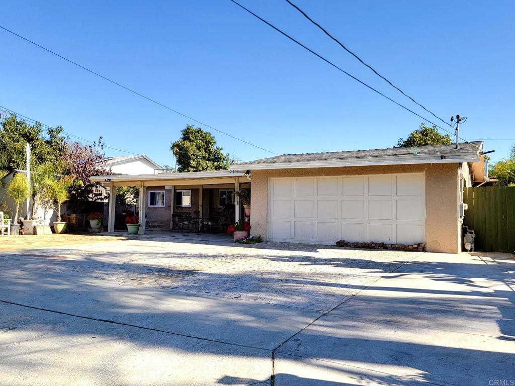 Property Photo: 919 Wellpott Place CA 92084