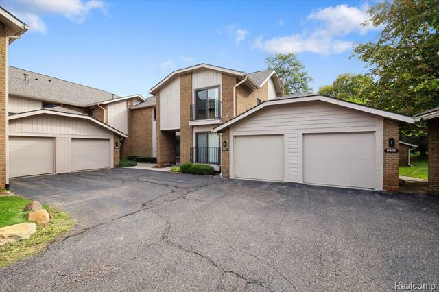 Property Photo: 6493 Maple Hills Drive MI 48301