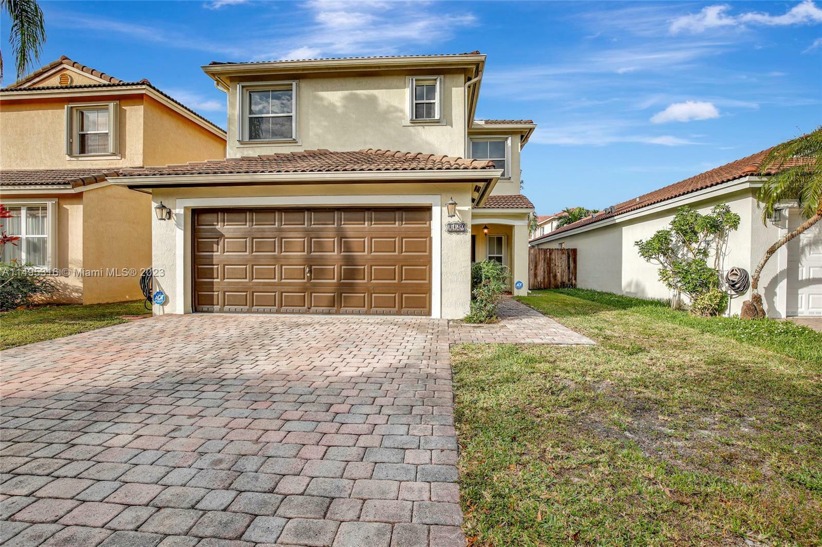 Property Photo: 1420 SE 18th Pl FL 33035
