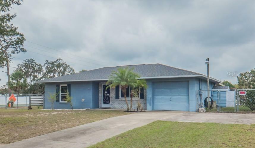 Property Photo:  36231 Stratford Court  FL 32735 