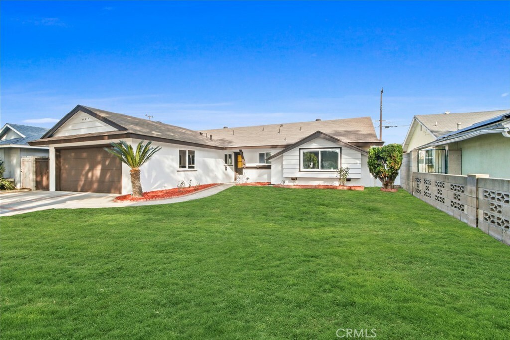 Property Photo:  2913 W Raymar Street  CA 92704 