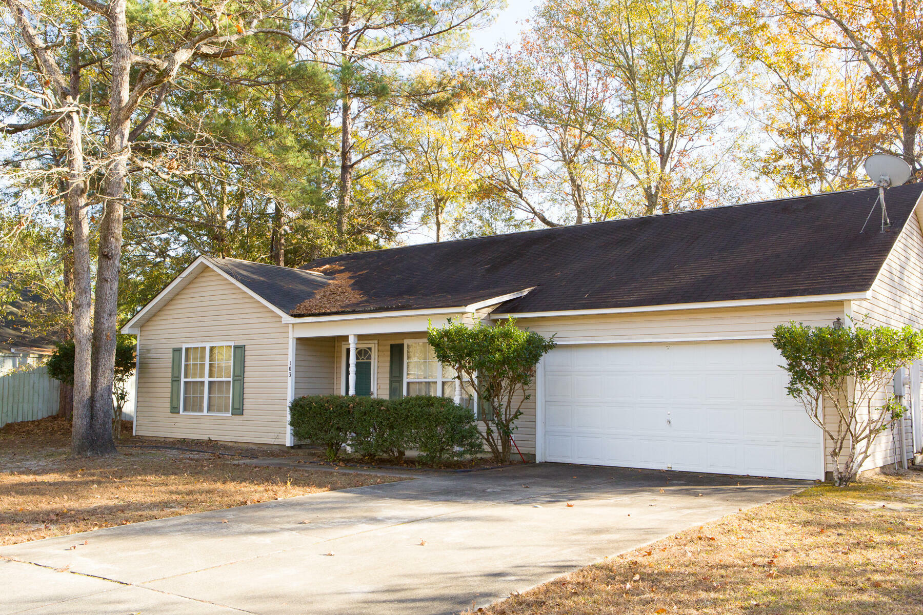 Property Photo: 103 Equestrian Court SC 29486