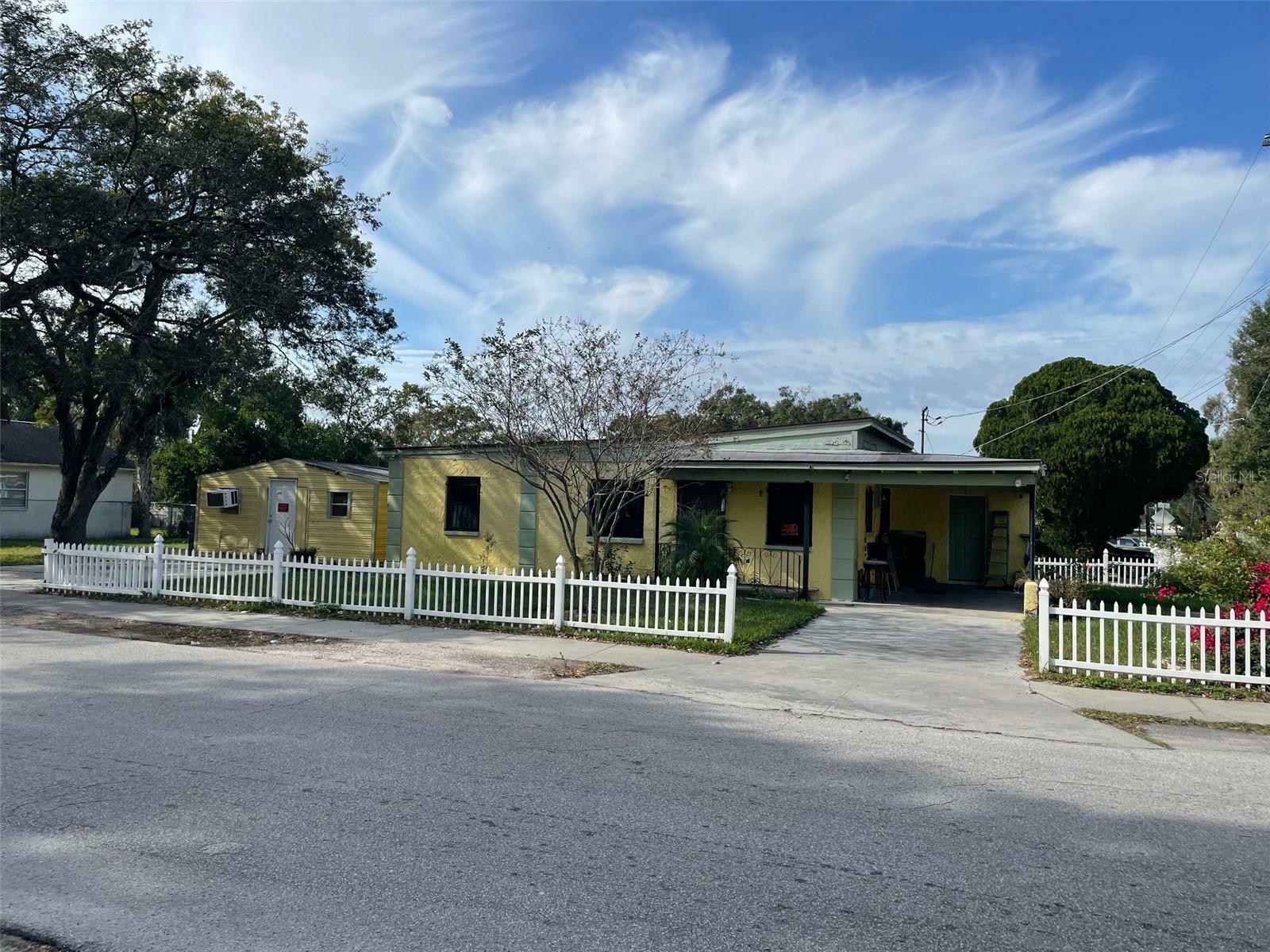 Property Photo:  4019 E Osborne Avenue  FL 33610 