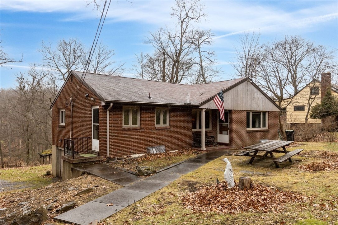 Property Photo:  3323 Jackson Rd  PA 15044 