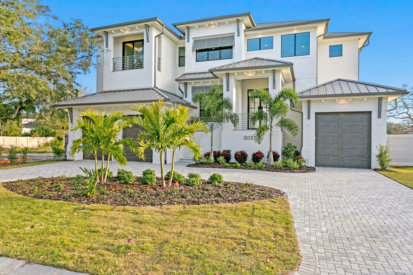 Property Photo: 5032 W Longfellow Avenue FL 33629