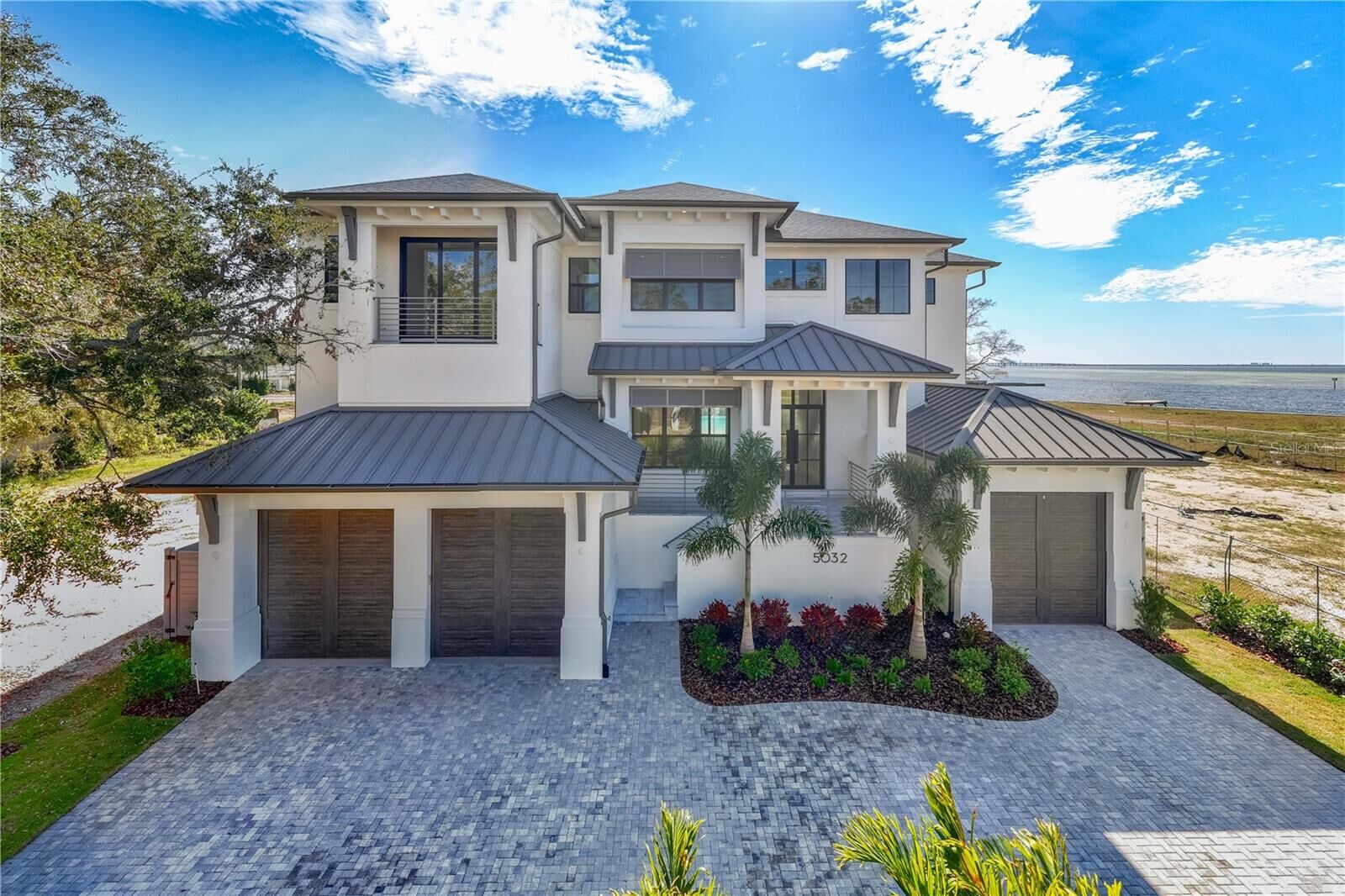 Property Photo:  5032 W Longfellow Avenue  FL 33629 