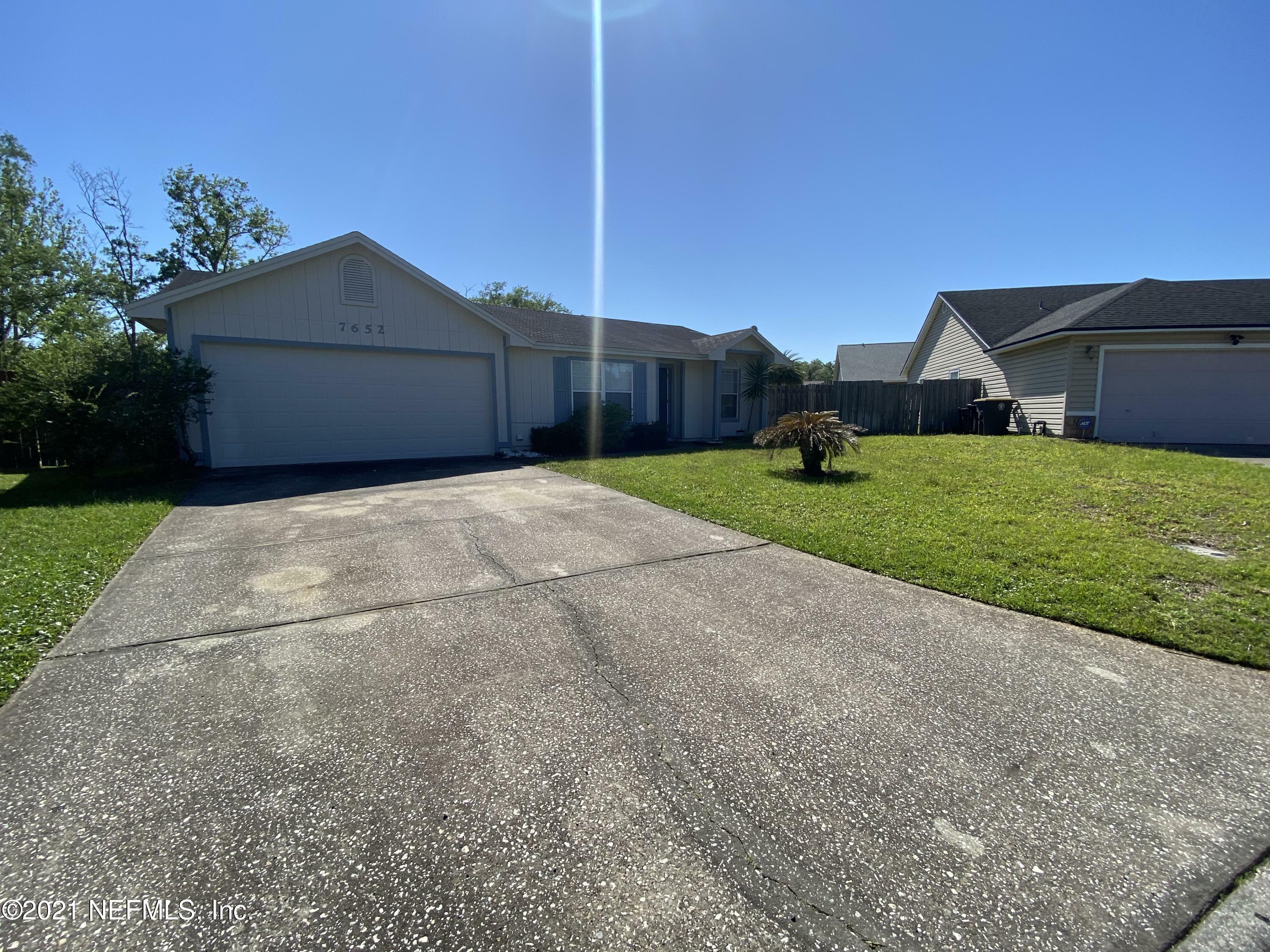 Property Photo:  7652 Chelmsford Drive  FL 32244 