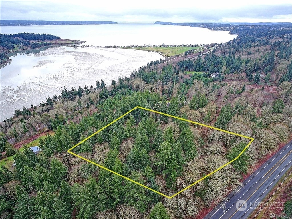 Property Photo:  222 Triangle Cove Lane  WA 98282 