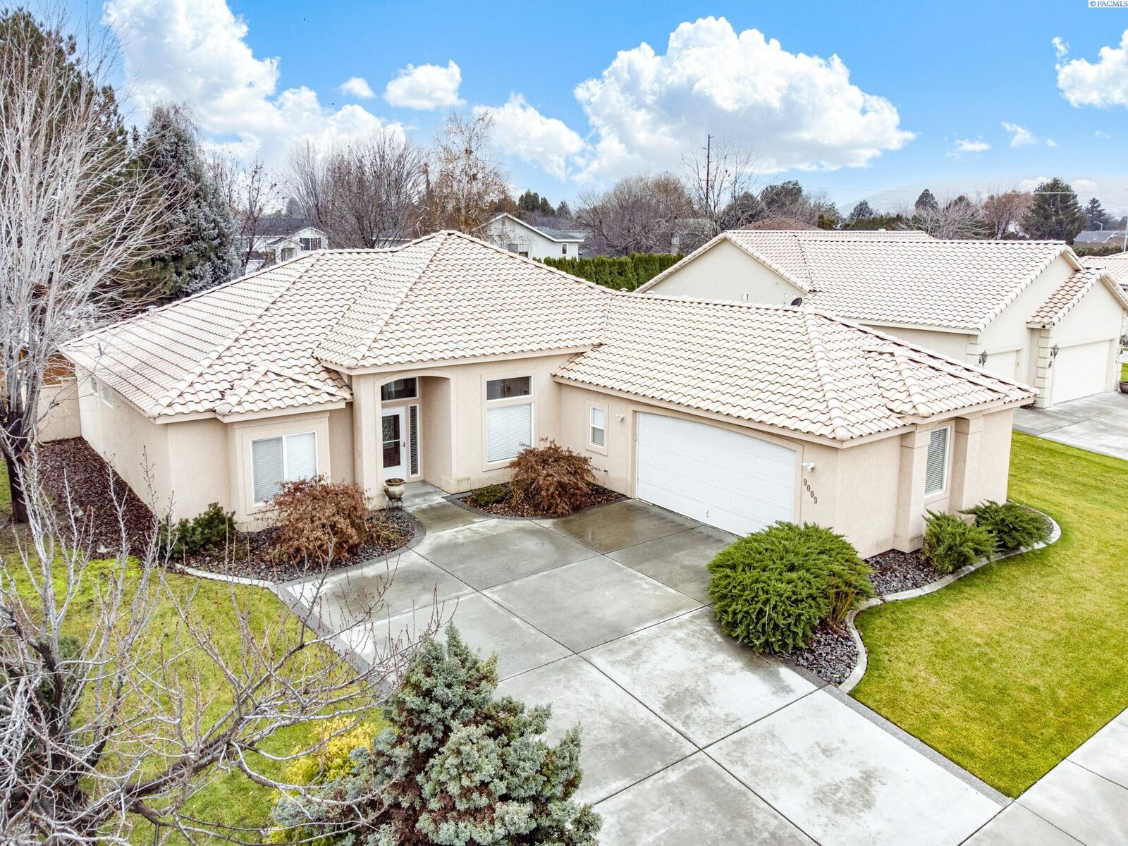 Property Photo:  9009 W Rio Grande Ave  WA 99337 