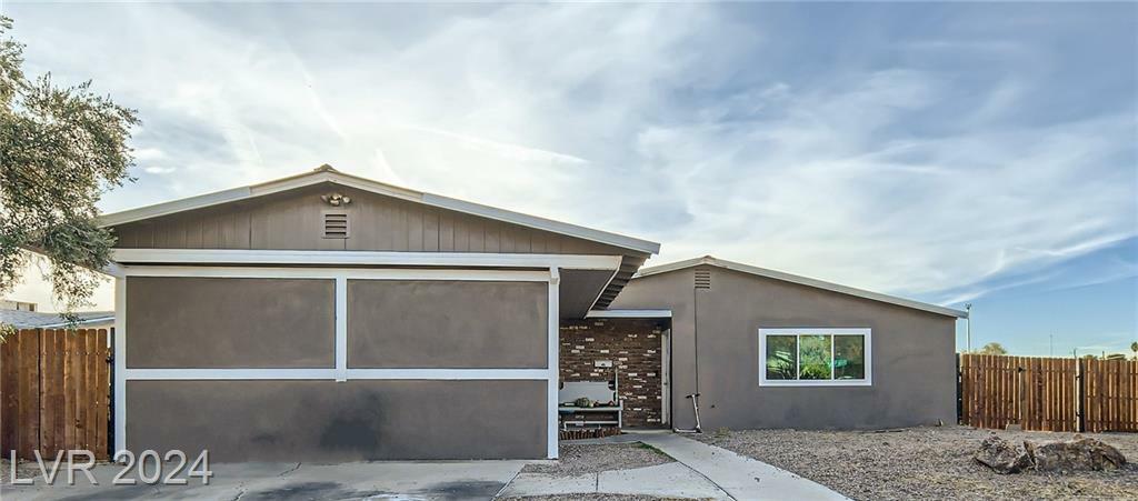 Property Photo:  1102 Arapaho Way  NV 89005 