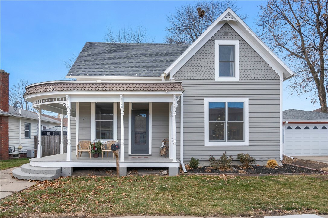 Property Photo:  711 W 1st Street  IA 50219 