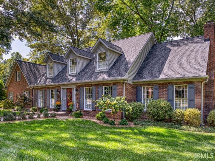 Home for sale in Newburgh 8655 Framewood Drive, Newburgh, IN 47630