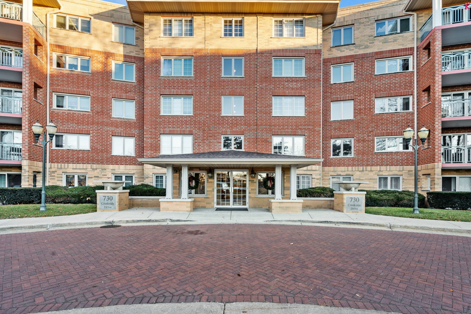 Property Photo: 730 Creekside Drive 103 IL 60056