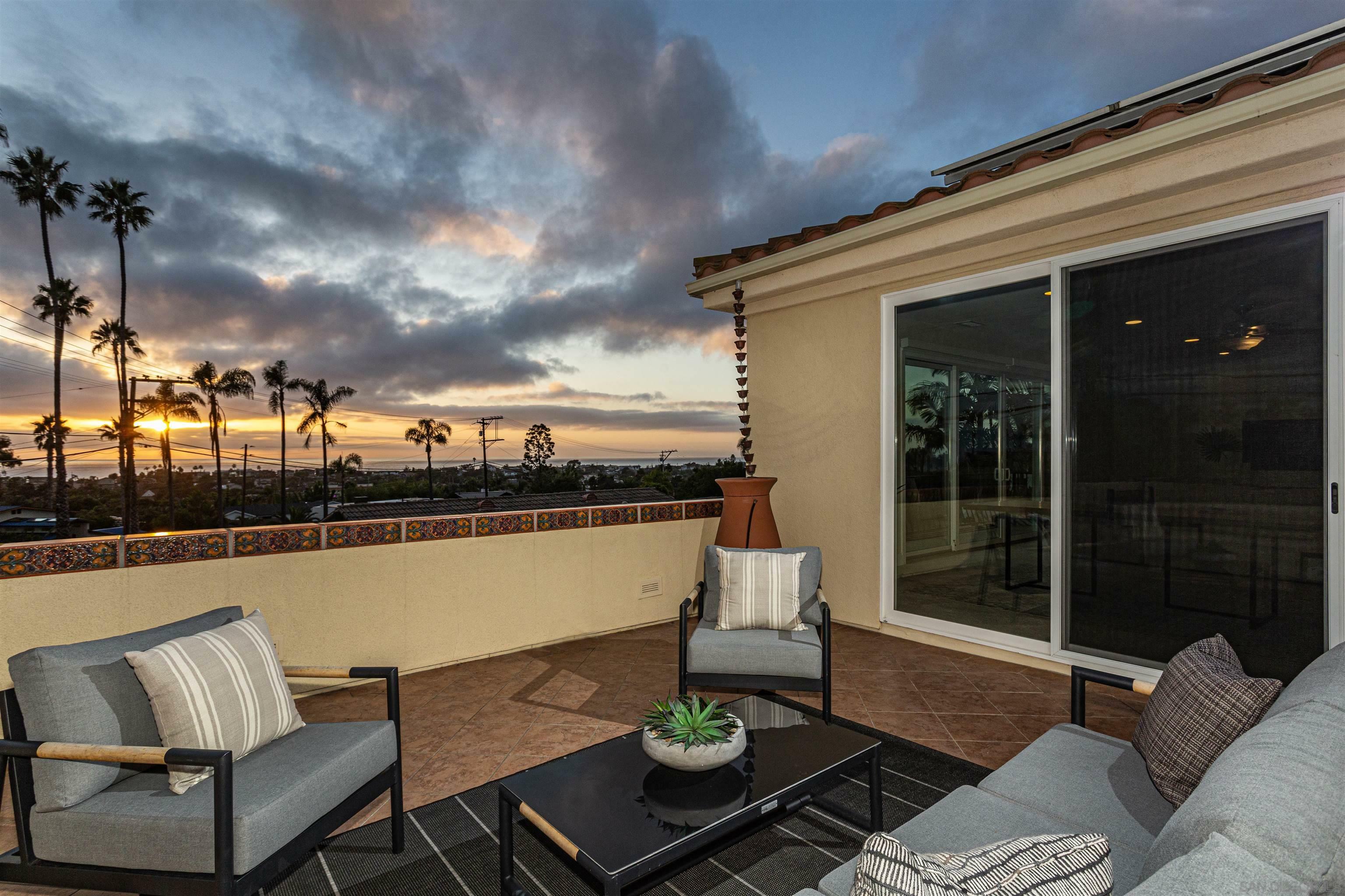 Property Photo: 602 Hymettus Ave CA 92024