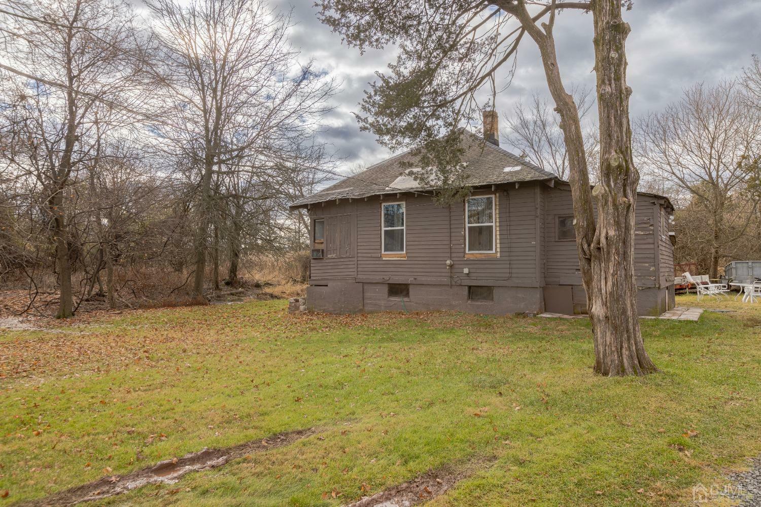 Property Photo: 5 Delar Parkway 5 NJ 08823