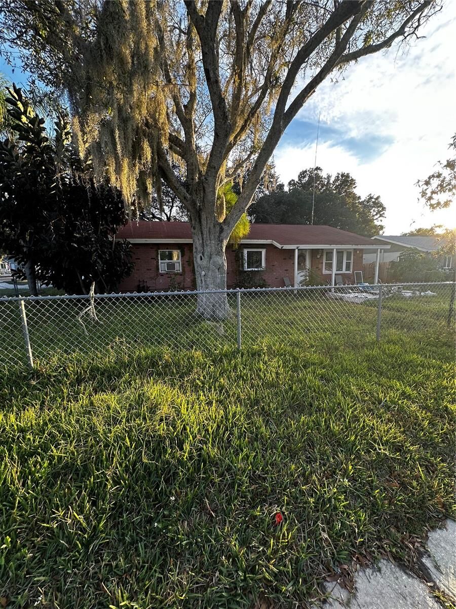 Property Photo:  2814 Hillsdale Avenue  FL 33774 