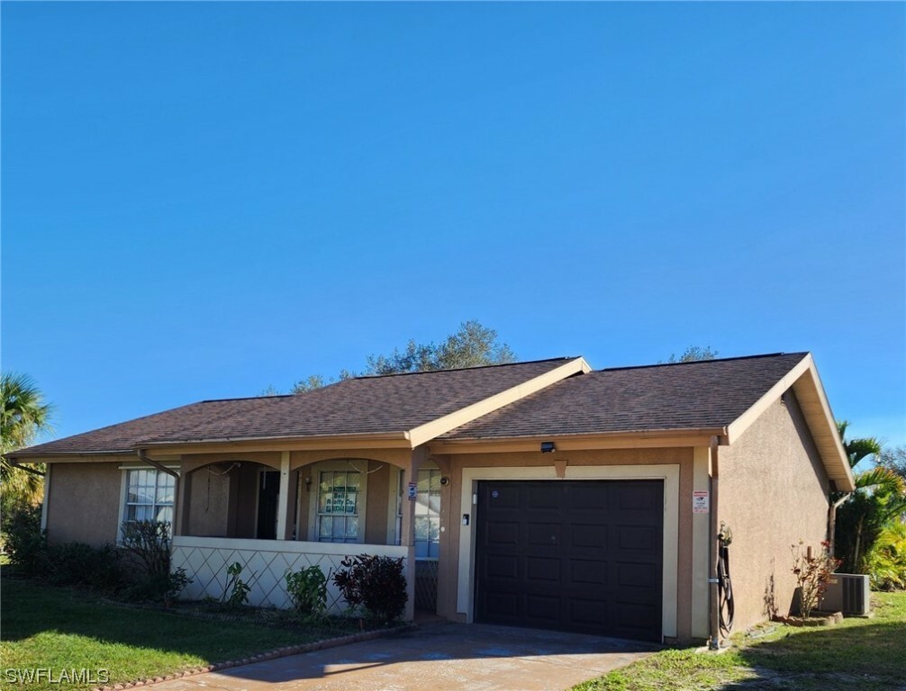 Property Photo:  2026 Steamboat Circle  FL 33935 