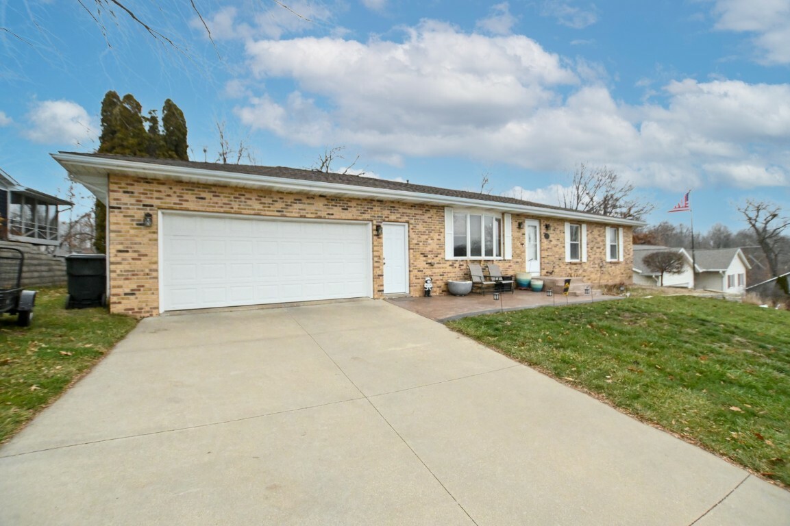 Property Photo:  4180 Richland Drive NW  IA 52405 