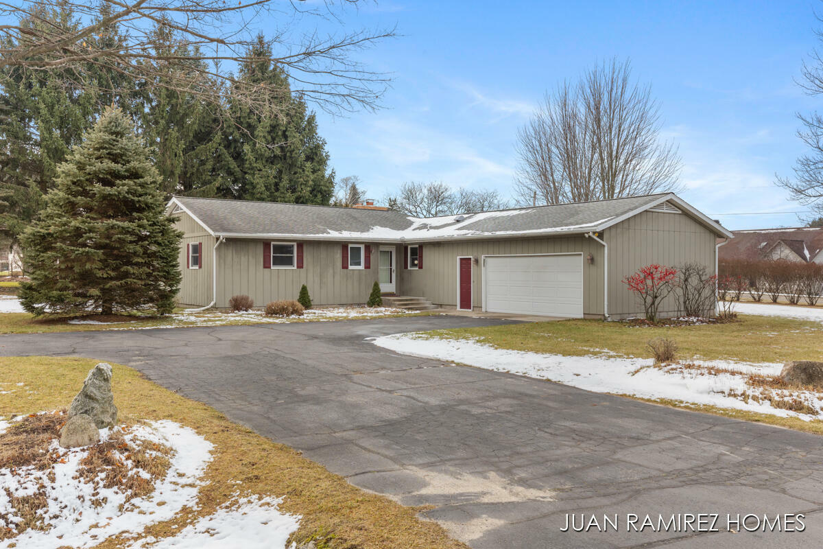 4856 Sunset Drive  Fremont MI 49412 photo