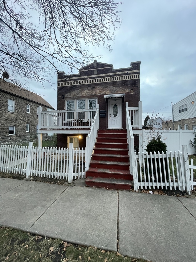 Property Photo: 1310 S 51st Avenue B IL 60804