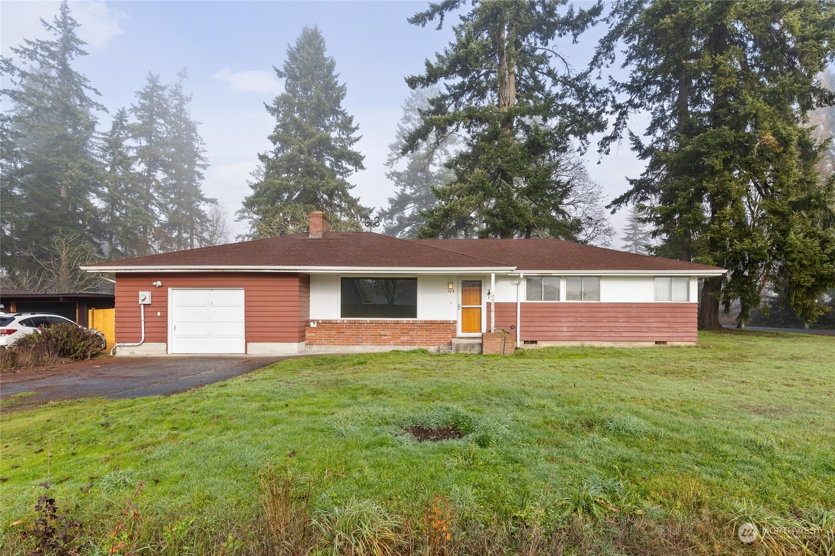 Property Photo: 523 127th Street E WA 98445